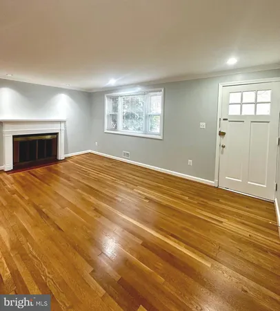 $4,500 | 5100 10th Street North, Arlington, VA 22205