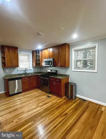 $4,500 | 5100 10th Street North, Arlington, VA 22205