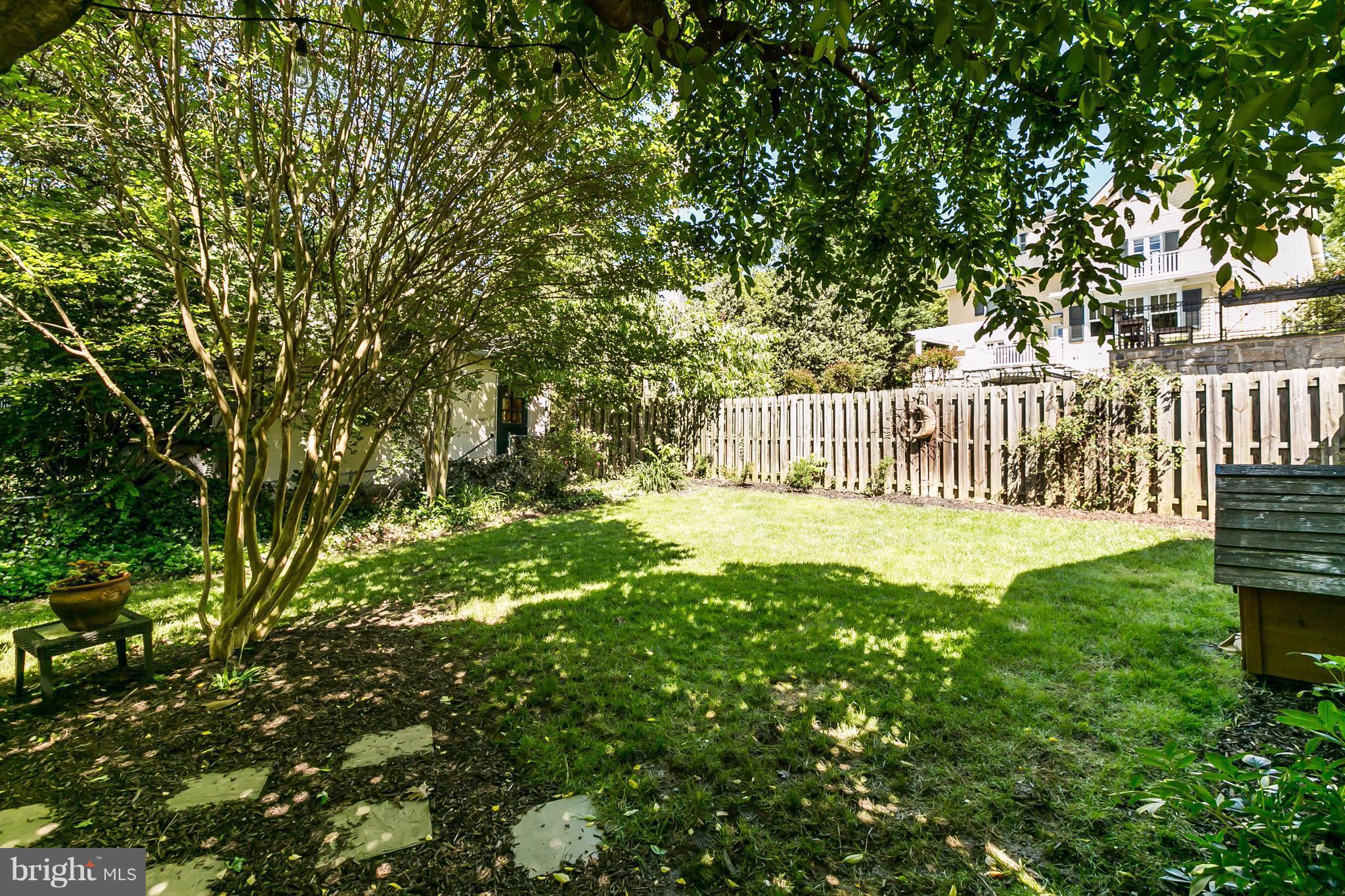 2 St Johns Road Baltimore, MD 21210 - Photo 28 of 30 a view of garden with a bench