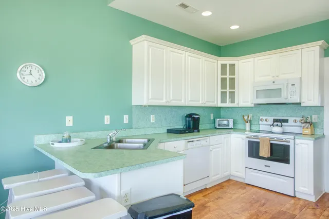 $2,500 | 113 Summer Pl Drive, North Topsail Beach, NC 28460