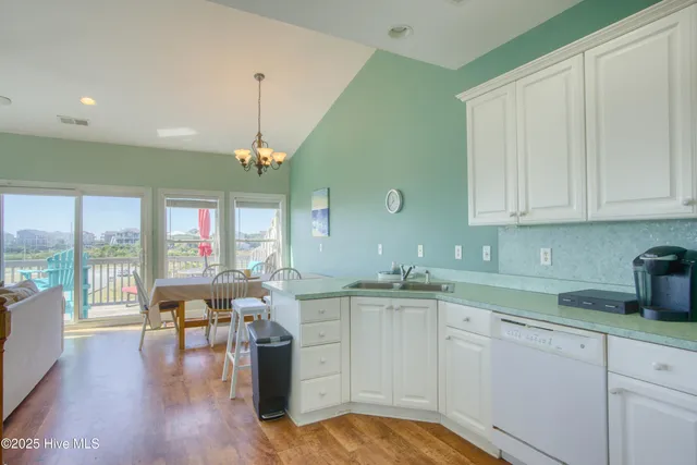 $2,500 | 113 Summer Pl Drive, North Topsail Beach, NC 28460