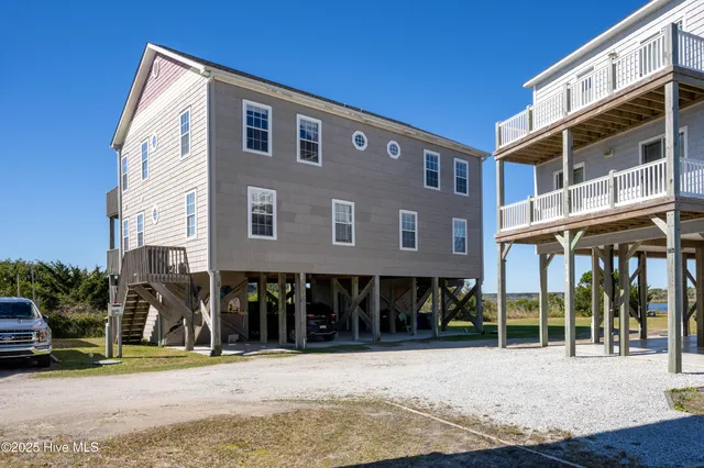 $2,500 | 113 Summer Pl Drive, North Topsail Beach, NC 28460