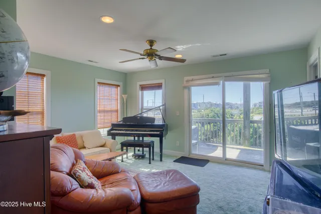 $2,500 | 113 Summer Pl Drive, North Topsail Beach, NC 28460