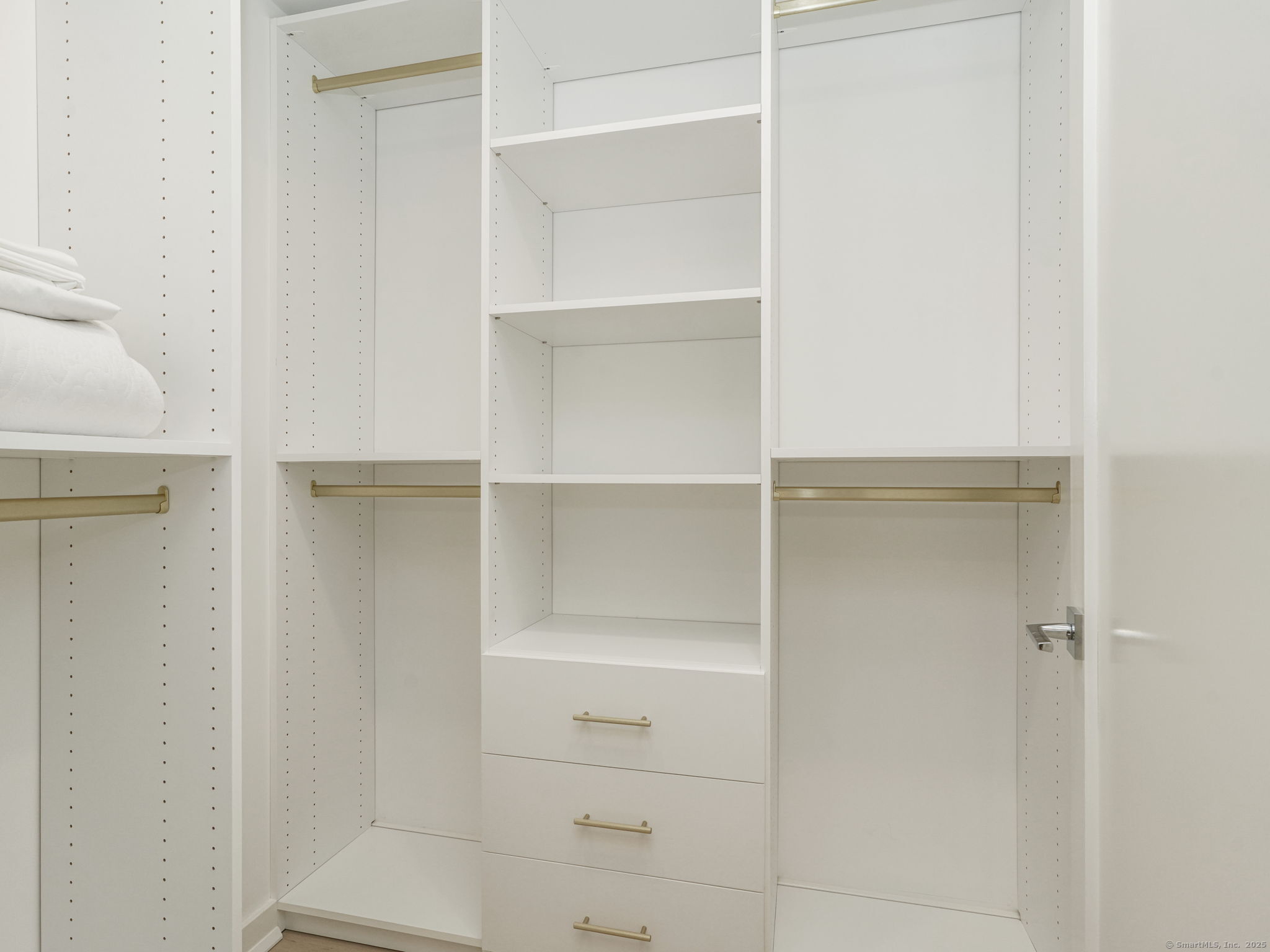 1188 King Street, Unit 116 Greenwich, CT 06831 - Photo 11 of 26 Outfitted Closets