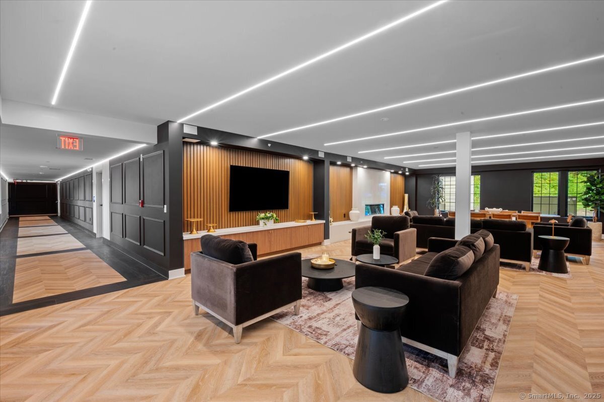 1188 King Street, Unit 116 Greenwich, CT 06831 - Photo 8 of 26 Residence Lounge