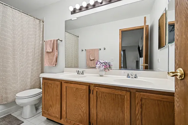 $440,000 | 112 Seton Creek Drive, Oswego, IL 60543