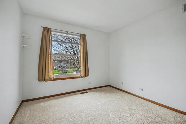$440,000 | 112 Seton Creek Drive, Oswego, IL 60543