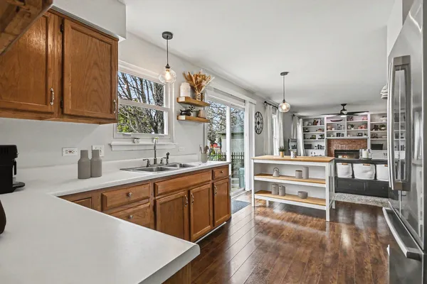 $440,000 | 112 Seton Creek Drive, Oswego, IL 60543