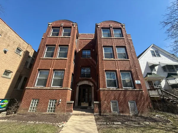 $1,900 | 3943 North Kostner Avenue, Unit 3, Chicago, IL 60641