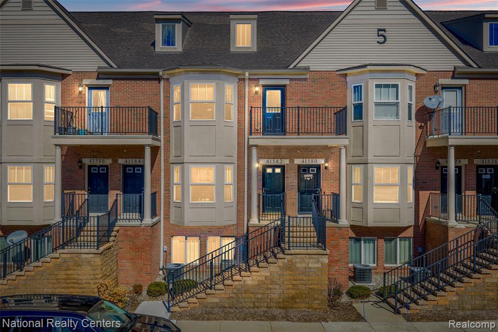 41582 Hamlet Lane, Unit 68 Novi, MI 48375 - Photo 1 of 26