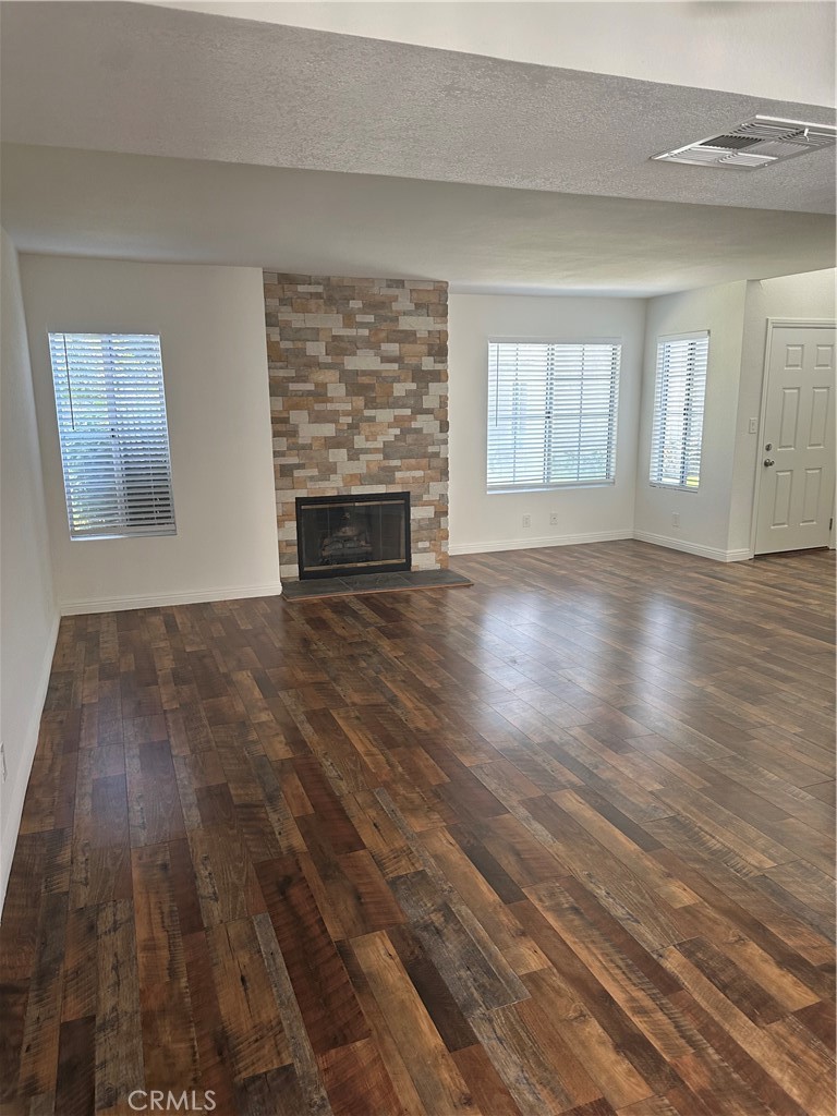 172 West Walnut Avenue, Unit D Rialto, CA 92376 - Photo 6 of 15 Gallery Image 6