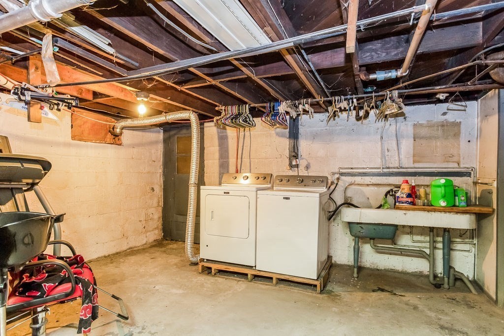 45 Leitch Street Springfield, MA 01109 - Photo 21 of 24