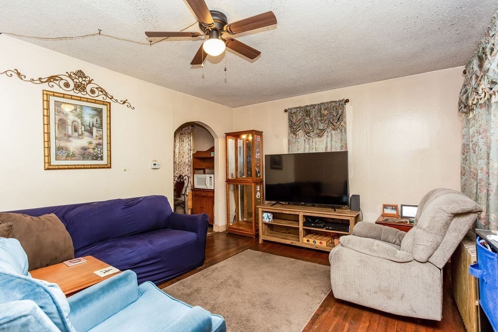 45 Leitch Street Springfield, MA 01109 - Photo 8 of 24