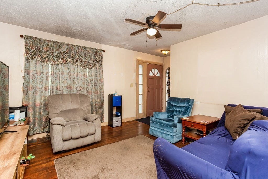 45 Leitch Street Springfield, MA 01109 - Photo 9 of 24