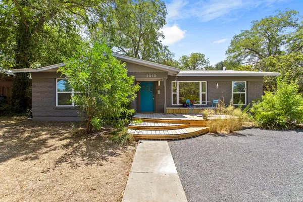$2,395 | 2010 Edgehill Drive, San Antonio, TX 78209