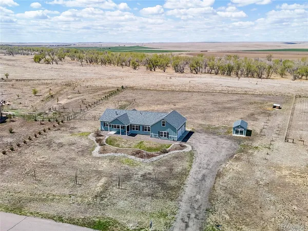 $739,000 | 176 West 8th Avenue, Byers, CO 80103