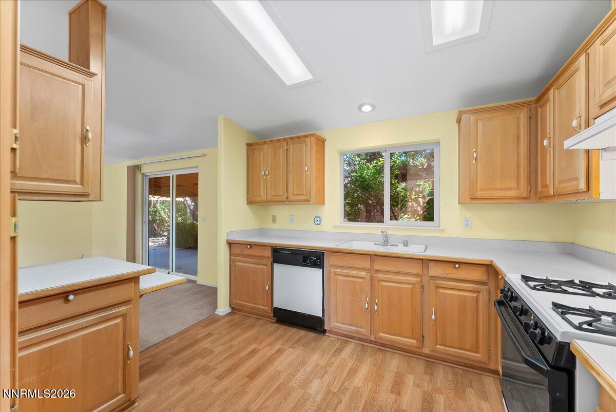 7621 Diamond Pointe Way Reno, NV 89506 - Photo 12 of 32 12-7621 Diamond Pointe Way Reno NV 89506