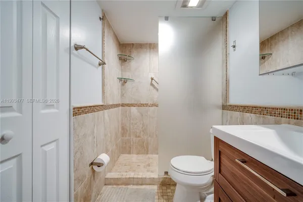 $2,200 | 13924 Southwest 90th Terrace, Unit 13924, Miami, FL 33186