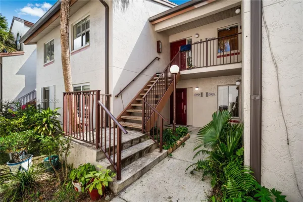 $2,200 | 13924 Southwest 90th Terrace, Unit 13924, Miami, FL 33186