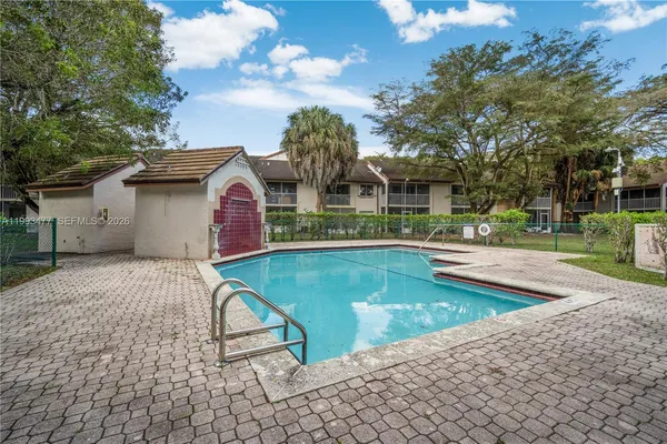 $2,200 | 13924 Southwest 90th Terrace, Unit 13924, Miami, FL 33186