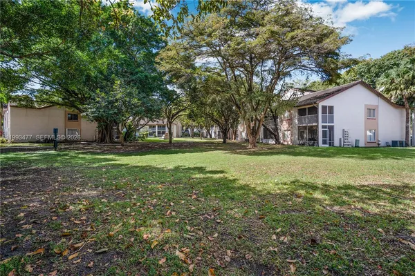 $2,200 | 13924 Southwest 90th Terrace, Unit 13924, Miami, FL 33186