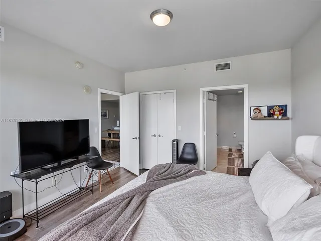 $659,000 | 888 Biscayne Boulevard, Unit 309, Miami, FL 33132