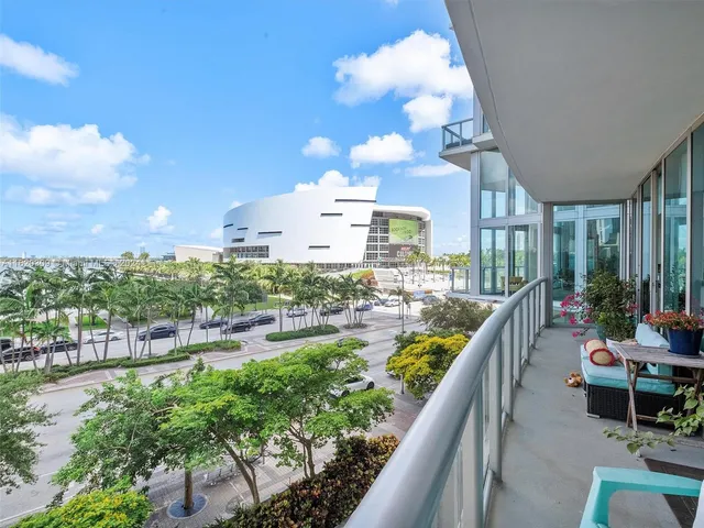 $659,000 | 888 Biscayne Boulevard, Unit 309, Miami, FL 33132