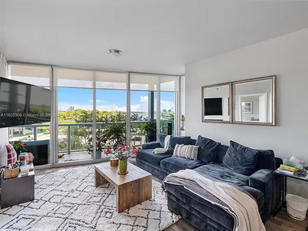 $659,000 | 888 Biscayne Boulevard, Unit 309, Miami, FL 33132