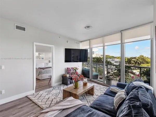 $659,000 | 888 Biscayne Boulevard, Unit 309, Miami, FL 33132