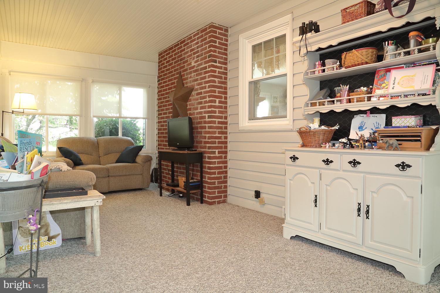 243 North Decatur Street Strasburg, PA 17579 - Photo 17 of 30 30 X 10 4 Seasons Room