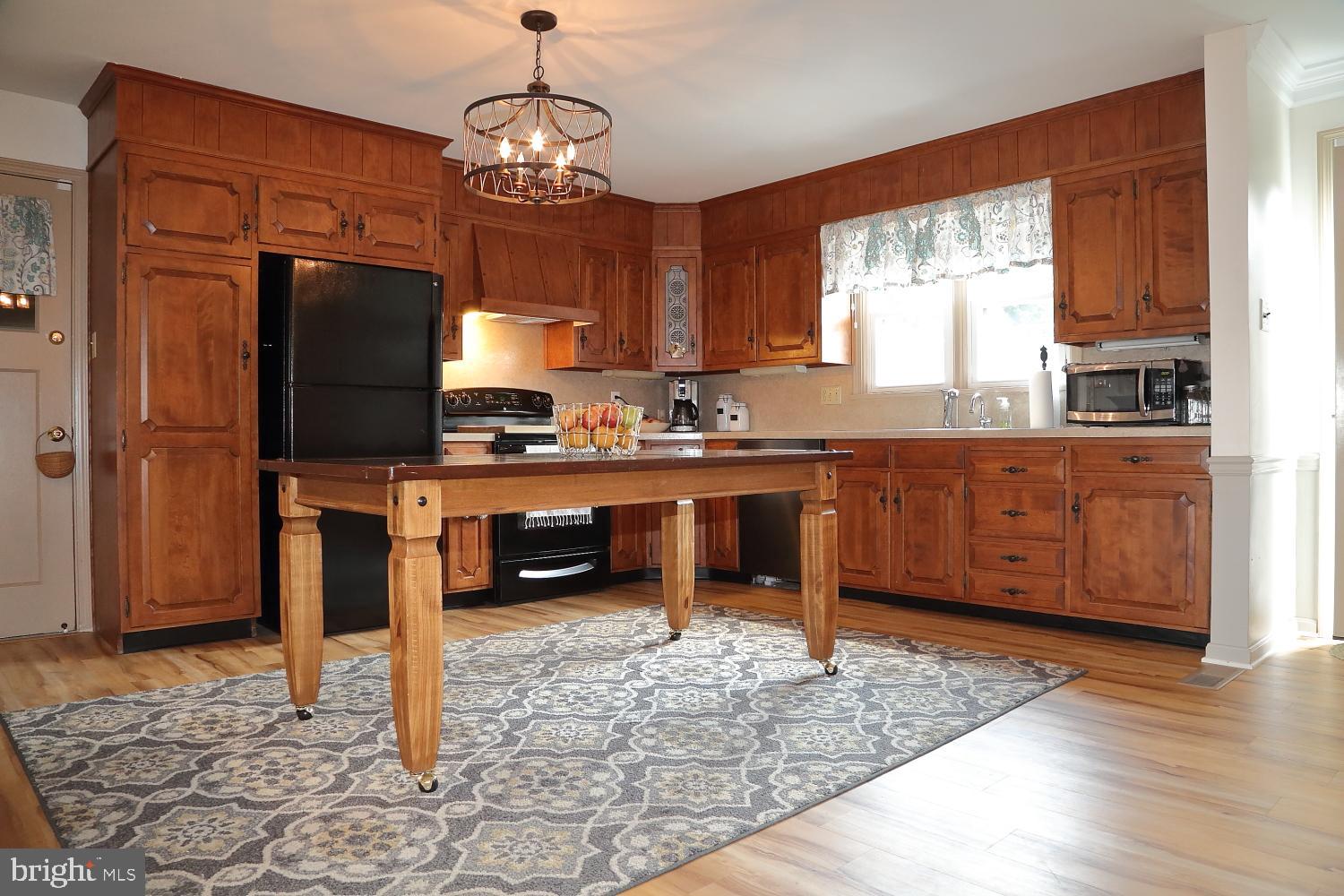 243 North Decatur Street Strasburg, PA 17579 - Photo 8 of 30 Kitchen