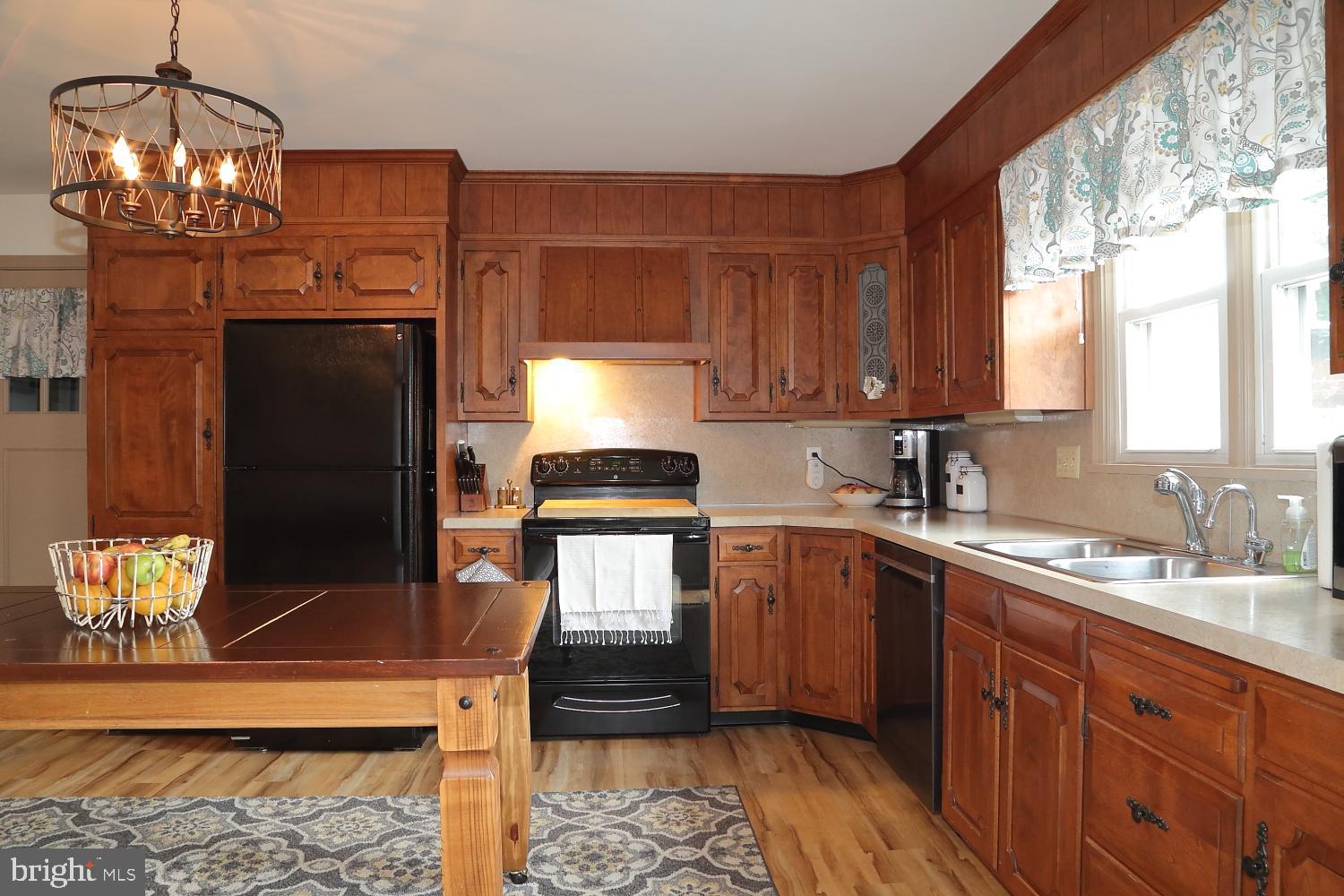 243 North Decatur Street Strasburg, PA 17579 - Photo 10 of 30 Spacious Kitchen