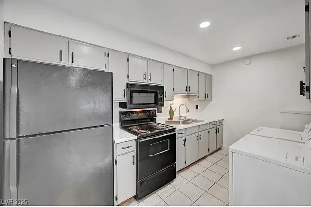 $1,399 | 4938 Larkspur Street, Las Vegas, NV 89120