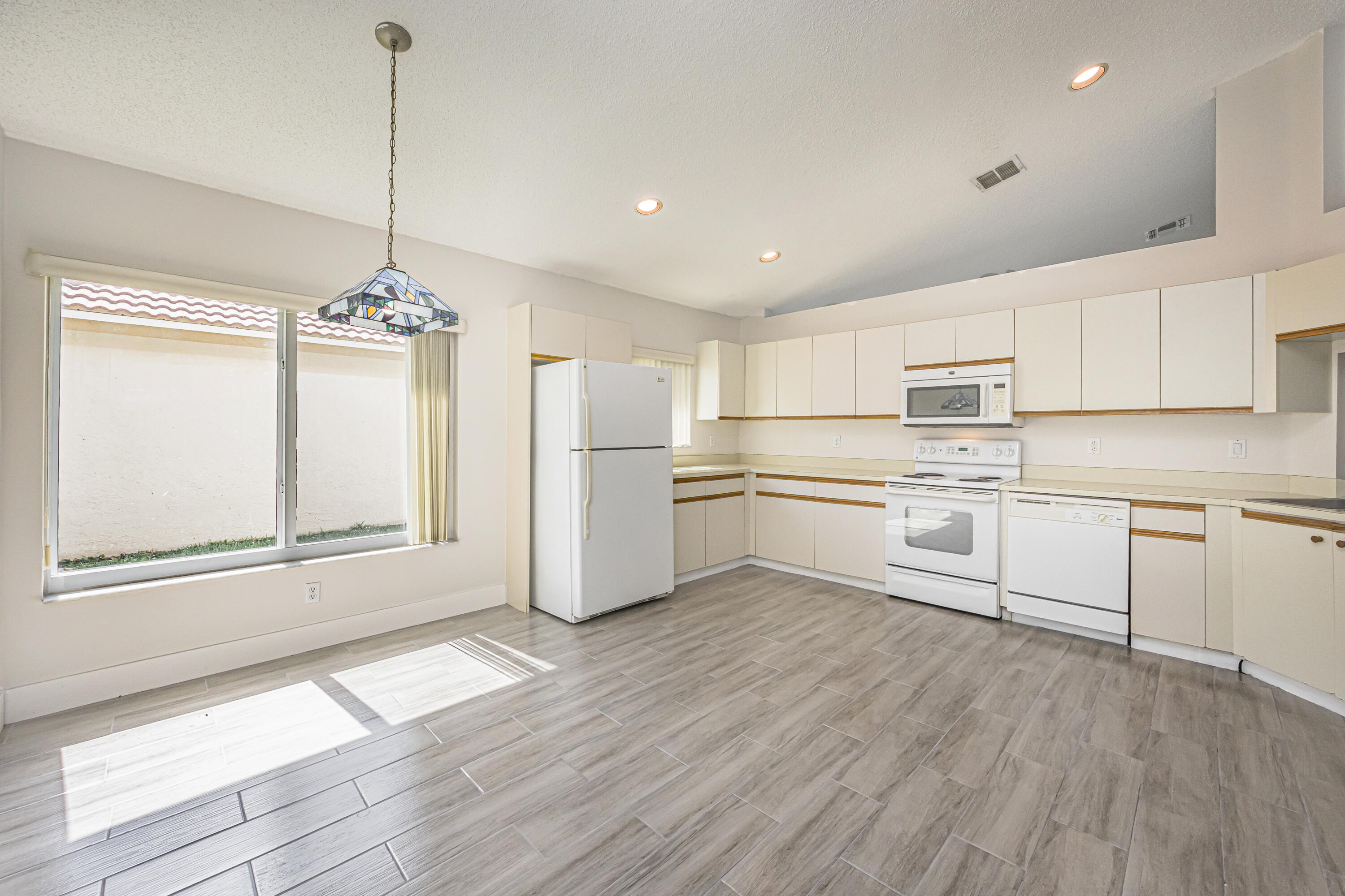 5148 Rosen Boulevard Boynton Beach, FL 33472 - Photo 14 of 50 0023_8922