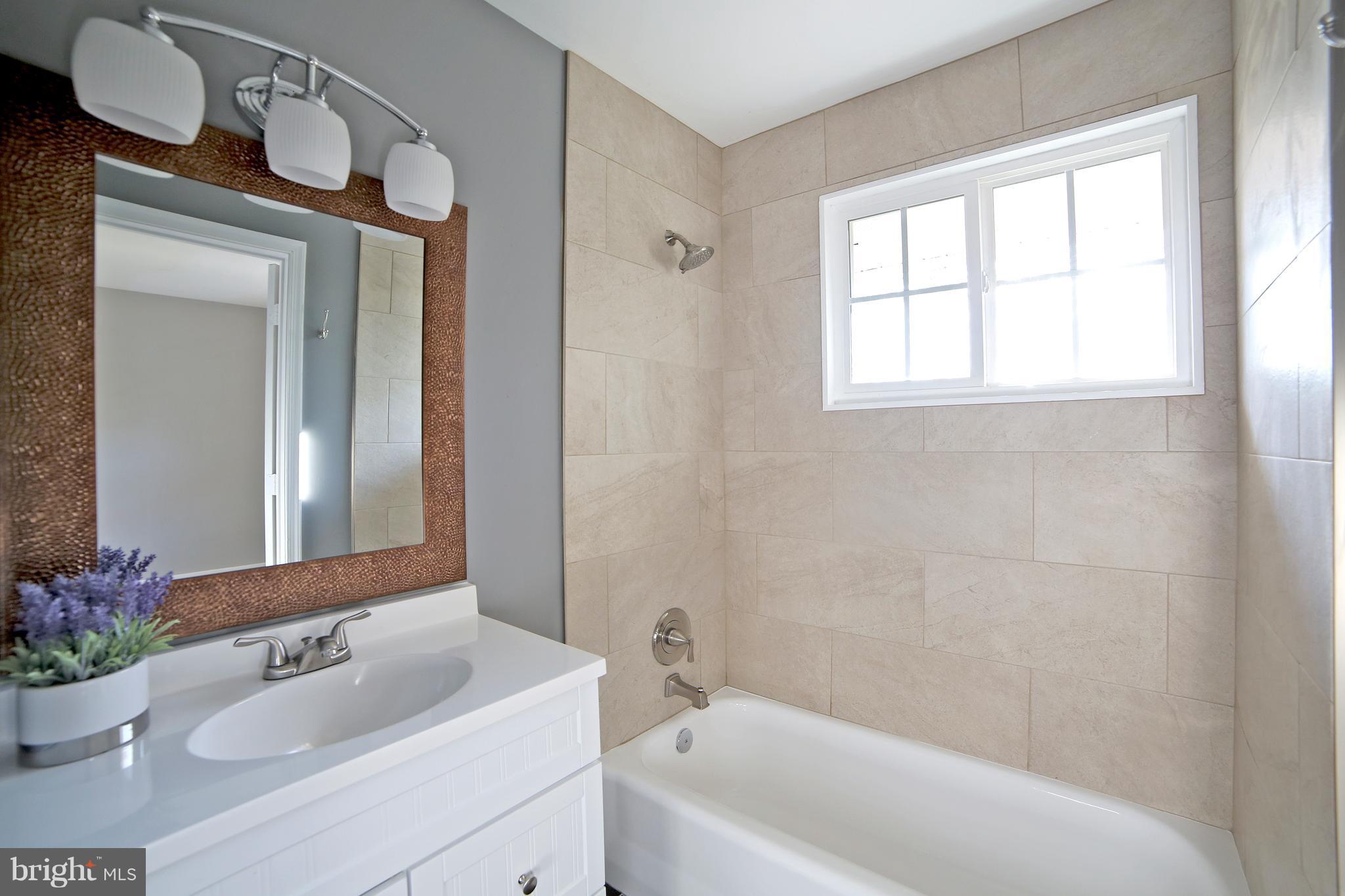 4105 Braddock Road Alexandria, VA 22312 - Photo 14 of 24 Bath (Master)