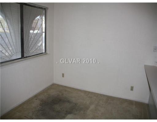 5909 Smoke Ranch Road, Unit B Las Vegas, NV 89108 - Photo 4 of 11 Dining Room.