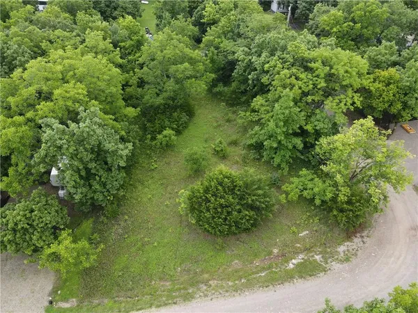 $6,000 | 250 Fawn Valley Drive, Lacygne, KS 66040