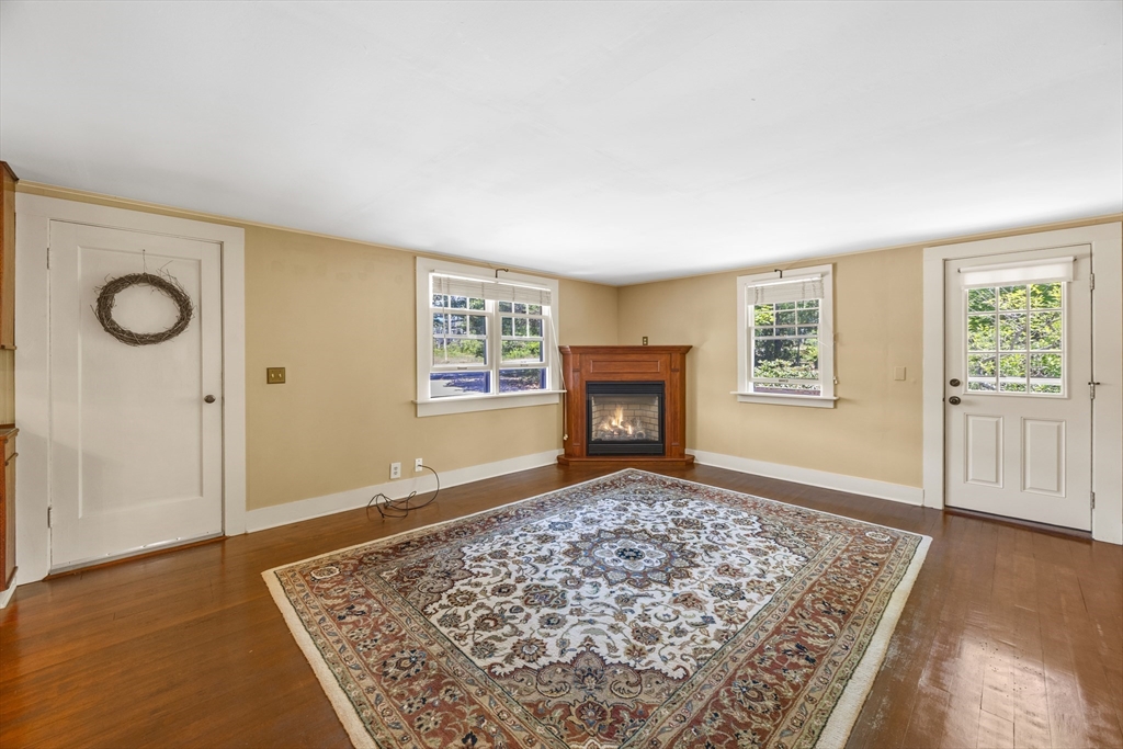 78 Shore Road Truro, MA 02666 - Photo 5 of 38 Gallery Image 5