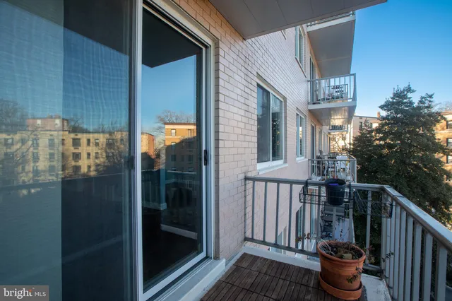 $1,690 | 2829 Connecticut Avenue Northwest, Unit 505, Washington, DC 20008