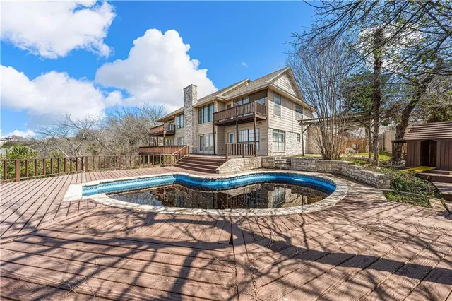 $685,000 | 10009 Stony Point Drive, Woodway, TX 76712