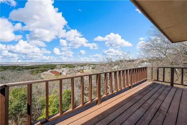 $685,000 | 10009 Stony Point Drive, Woodway, TX 76712