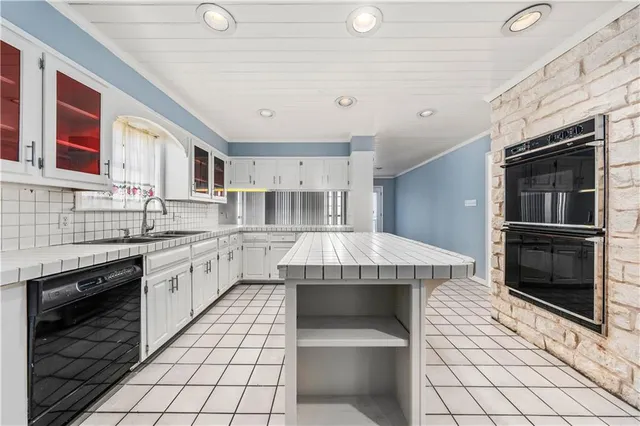 $685,000 | 10009 Stony Point Drive, Woodway, TX 76712