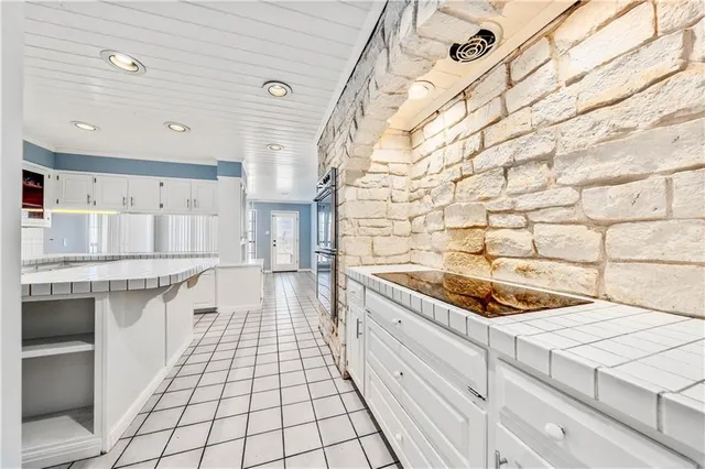 $685,000 | 10009 Stony Point Drive, Woodway, TX 76712