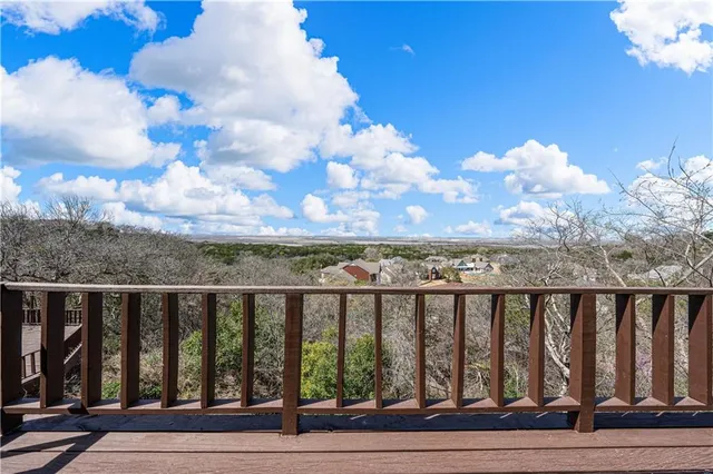 $685,000 | 10009 Stony Point Drive, Woodway, TX 76712