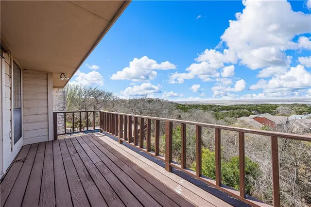$685,000 | 10009 Stony Point Drive, Woodway, TX 76712