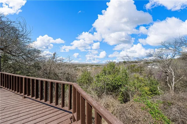 $685,000 | 10009 Stony Point Drive, Woodway, TX 76712