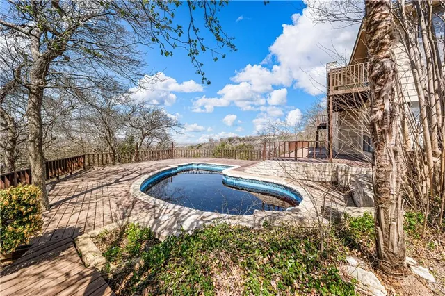 $685,000 | 10009 Stony Point Drive, Woodway, TX 76712