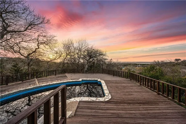 $685,000 | 10009 Stony Point Drive, Woodway, TX 76712