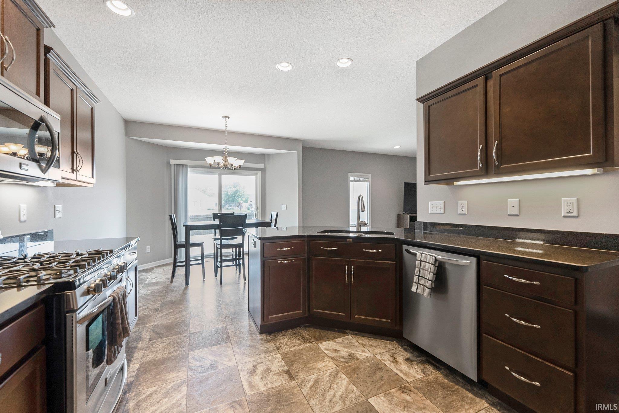 826 Clairborne Drive Fort Wayne, IN 46818 - Photo 11 of 32