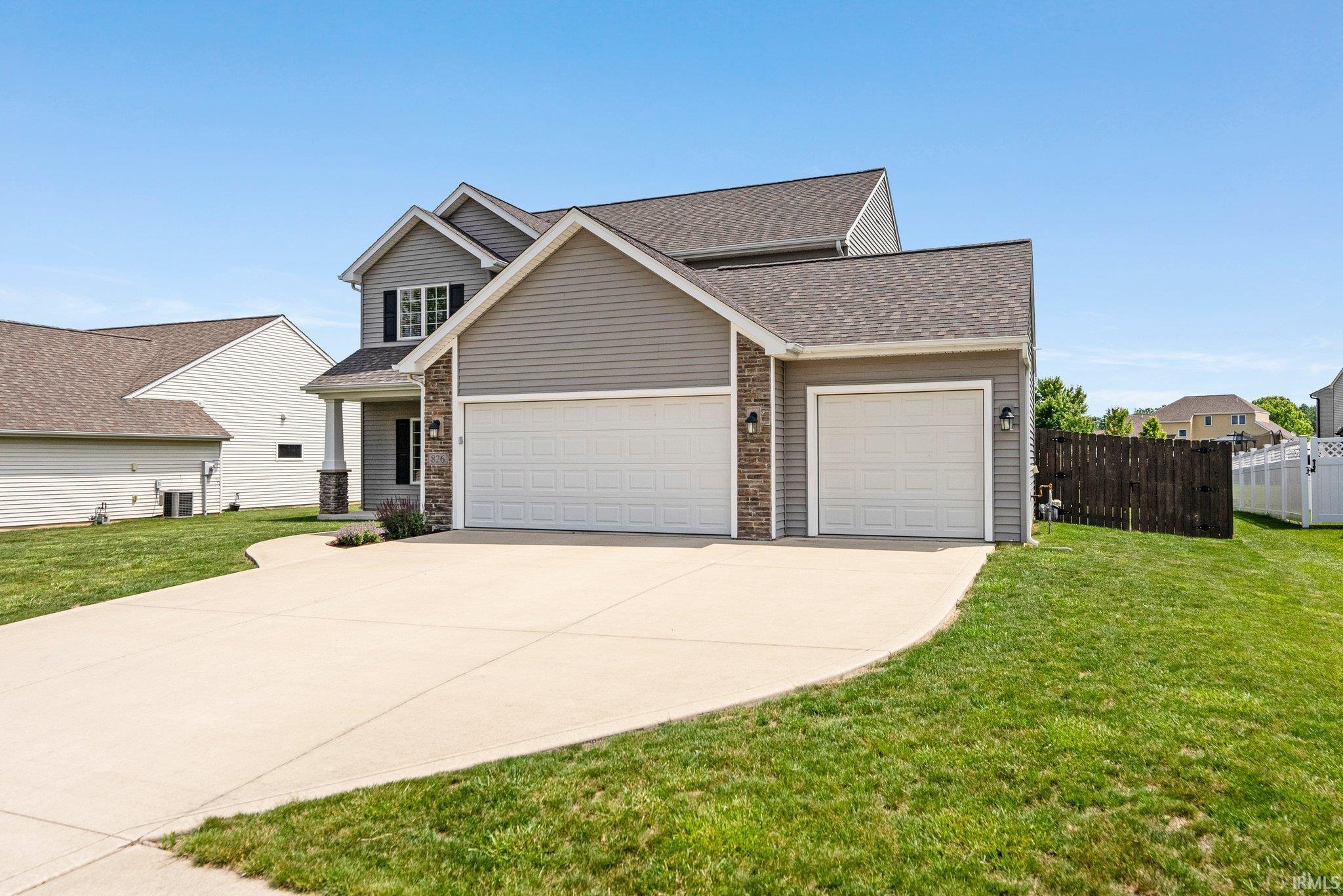 826 Clairborne Drive Fort Wayne, IN 46818 - Photo 2 of 32